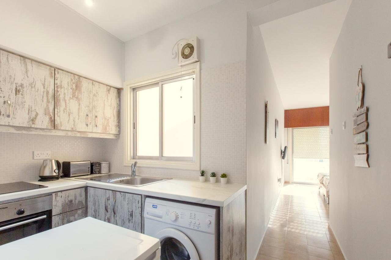 Furnished Seafront Studio لارنكا المظهر الخارجي الصورة