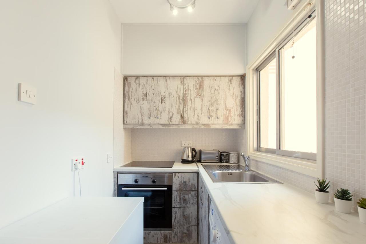 Furnished Seafront Studio لارنكا المظهر الخارجي الصورة